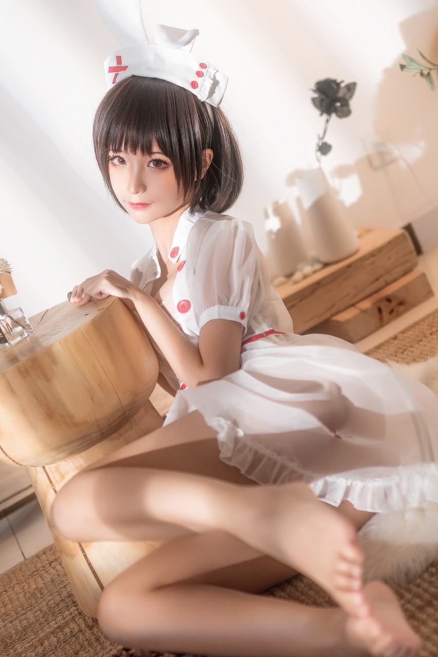 小翘臀蠢沫沫 小护士写真鉴赏 小翘臀蠢沫沫 小护士写真鉴赏